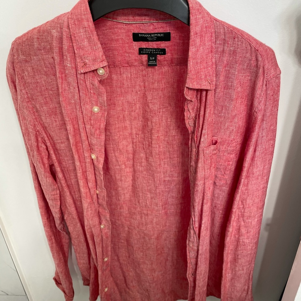 Men’s pink dress shirt